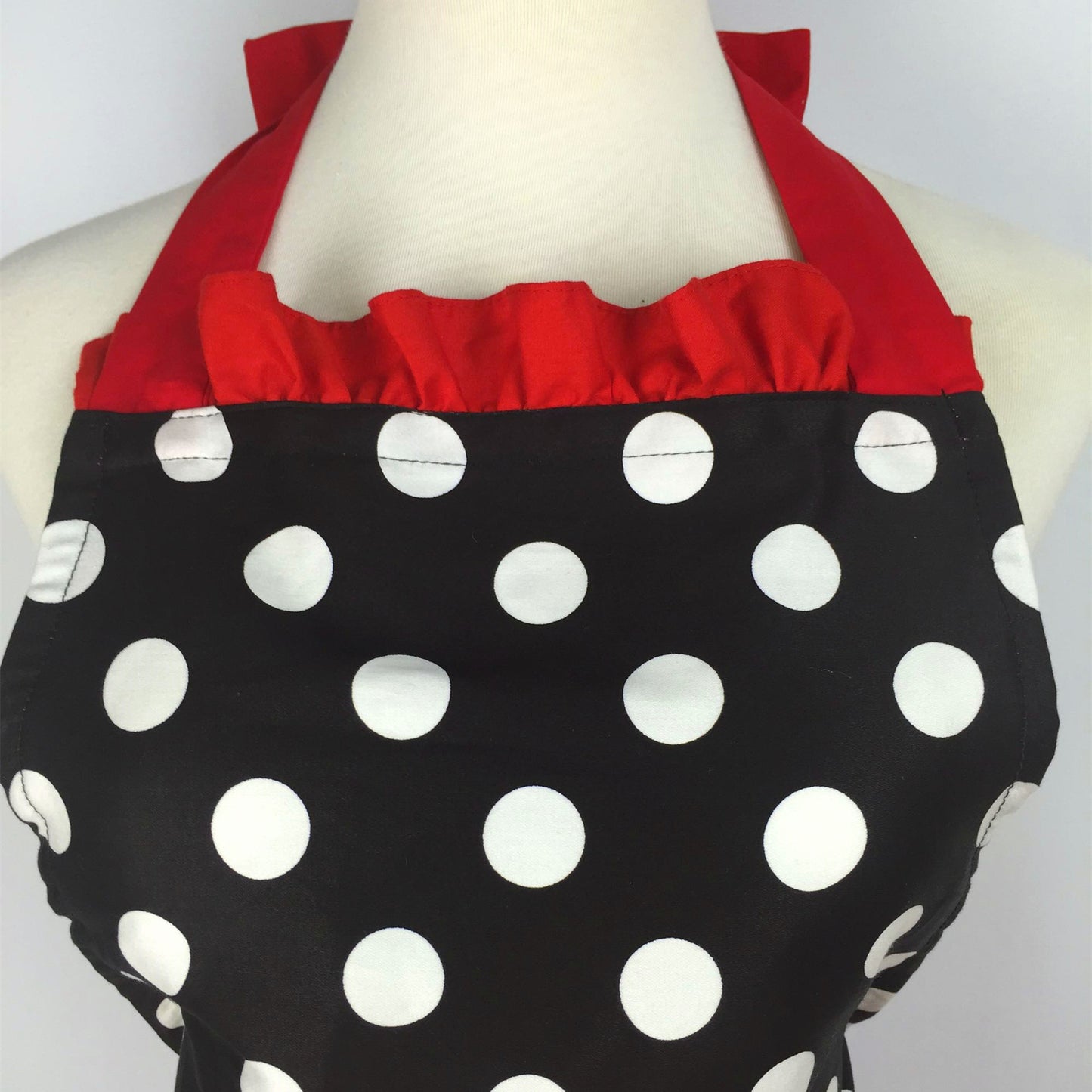 Pin-up Chic Retro Apron - touch of nostalgia and charm to your kitchen adventures